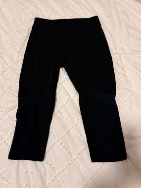 take A walk Black Mesh Panel Athletic Capri Leggings Size L